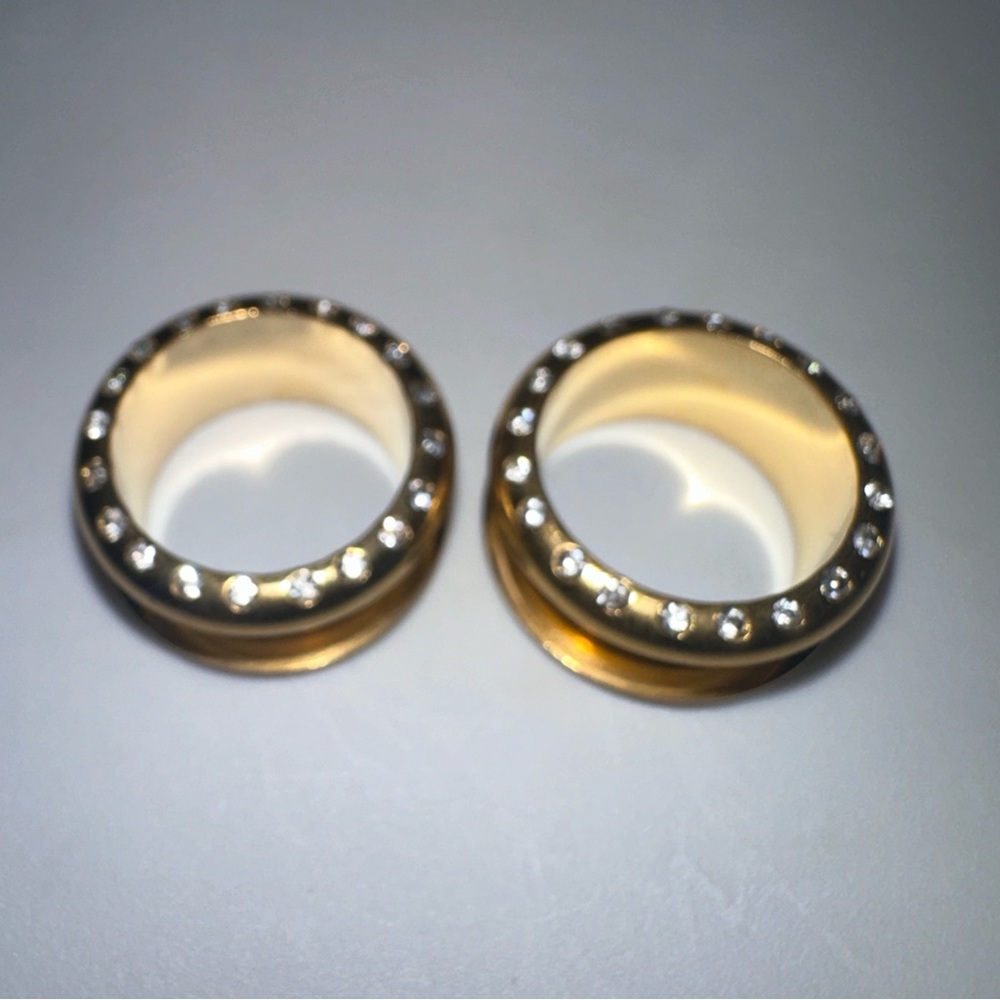 New 18 mm Ear Plugs piercings Earrings lobes never worn